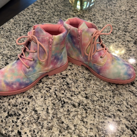 FABKIDS NWOT Tie Dye Combat Boot Girls Colorful Pink Lace-Up Side Zip Size US 5 - Picture 8 of 10